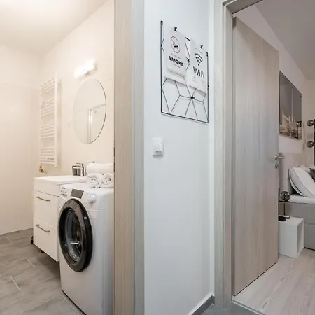 Heroes Square Apartman